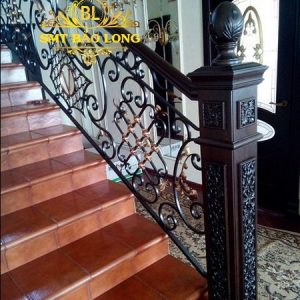 Làm Cầu Thang Sắt Quận 10 - Giải Pháp Tối Ưu Không Gian #TOP1