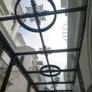 Làm Mái Kính Quận 10 HCM - Giải Pháp Lấy Sáng Thông Minh #TOP1