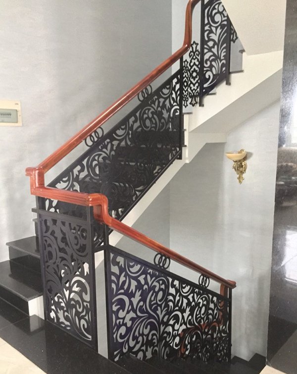 Mẫu cầu thang CNC hoa văn đẹp Tphcm, Sự lựa chọn hoàn hảo cho nhà phố